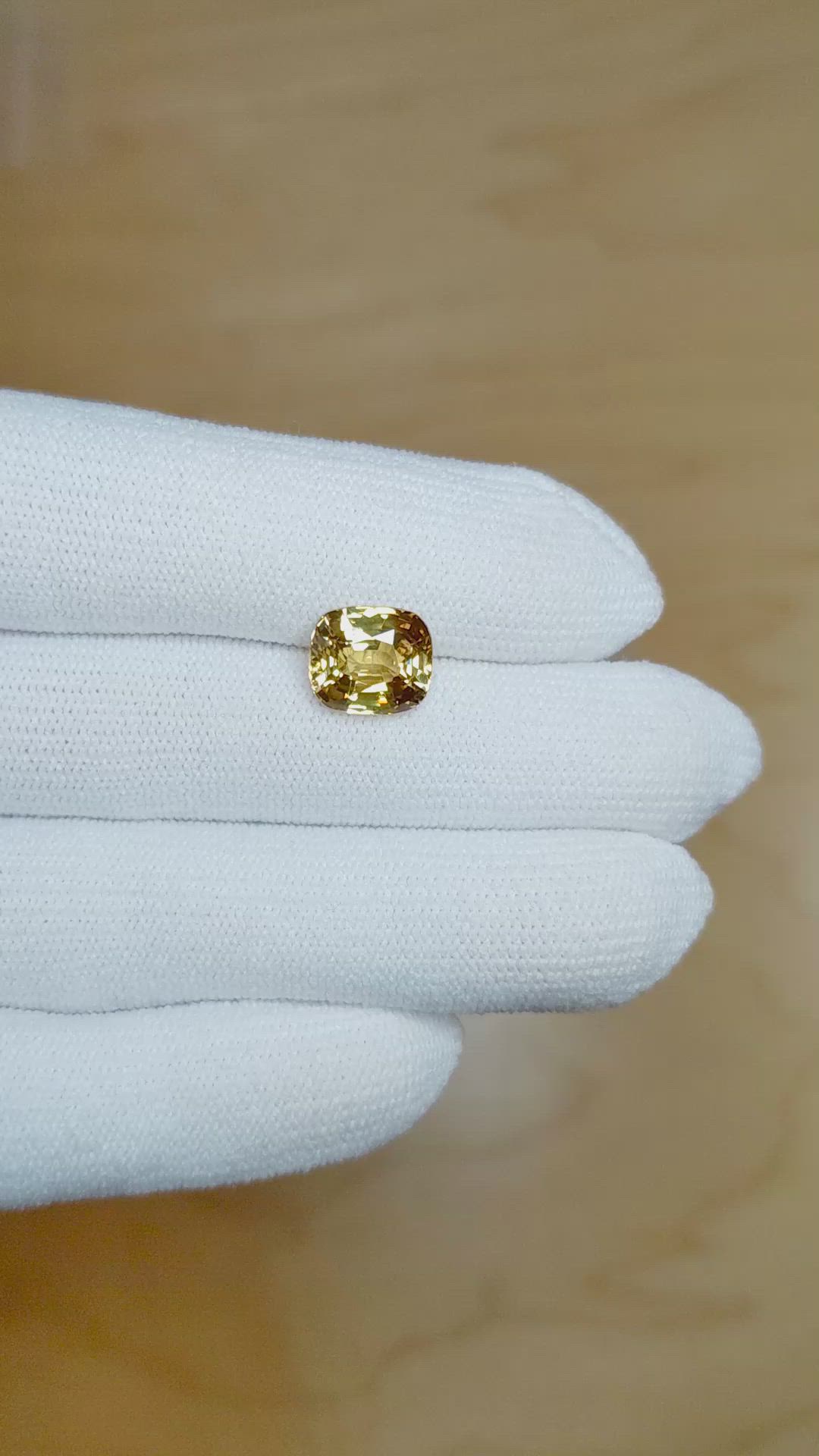 4.10 Ct. Yellow Sapphire from Ceylon (Sri Lanka) Size Video