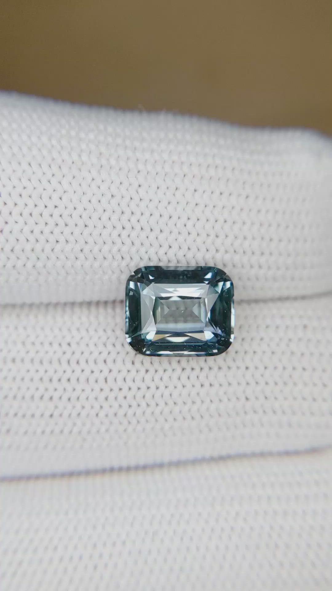 4.35 Ct. Bluish Green Sapphire from Ceylon (Sri Lanka) Size Video