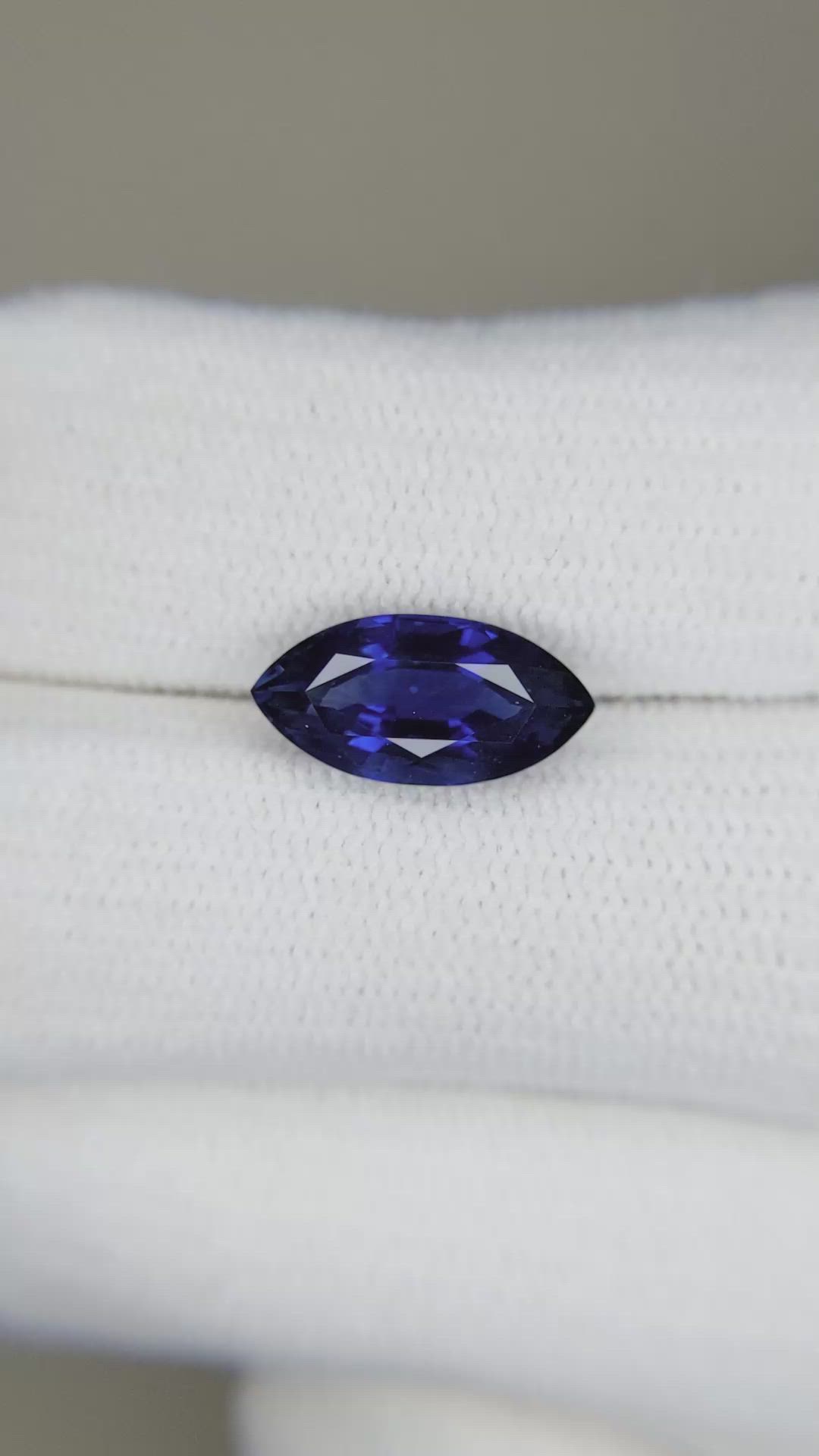 3.15 Ct. Blue Sapphire from Ceylon (Sri Lanka) Size Video