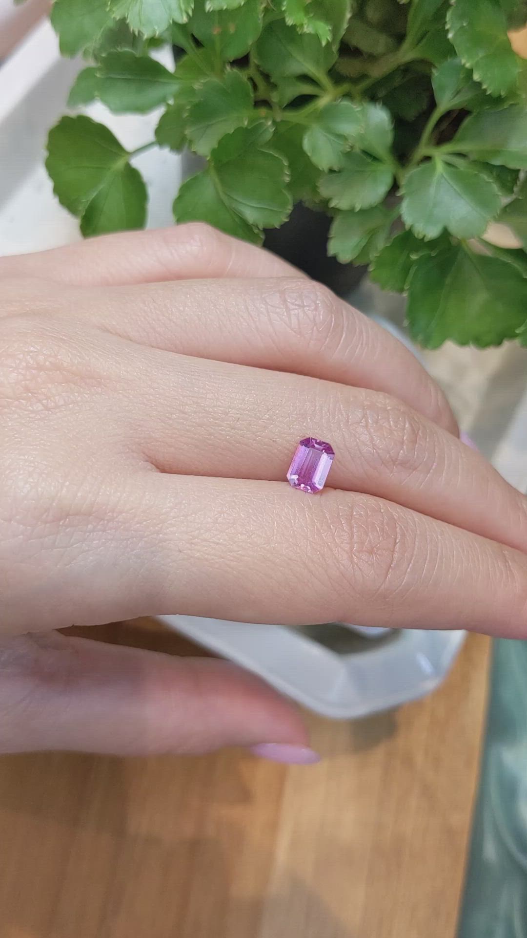 1.07 Ct. Pinkish Purple Sapphire from Ceylon (Sri Lanka) Size Video
