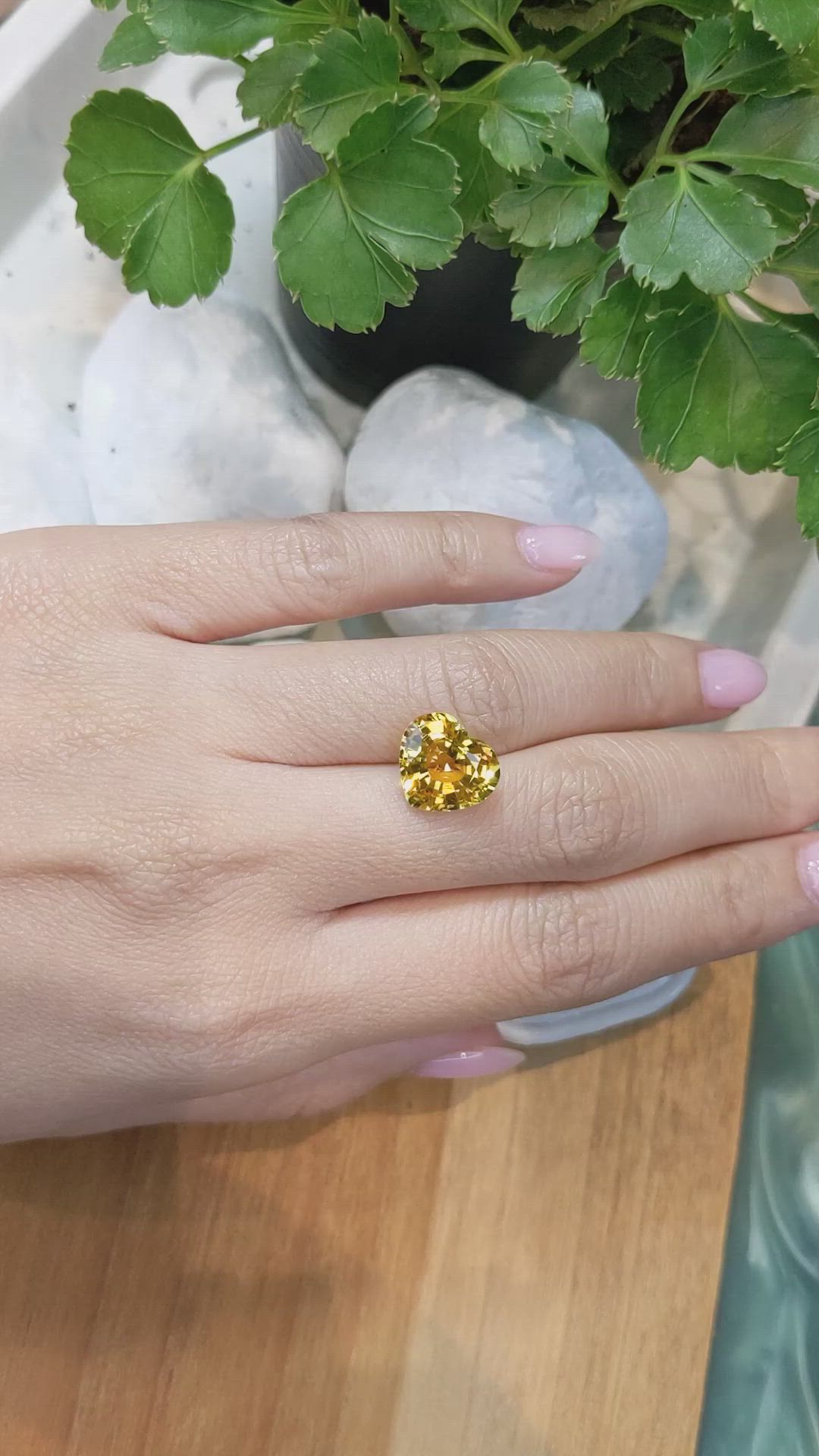6.84 Ct. Yellow Sapphire from Ceylon (Sri Lanka) Size Video
