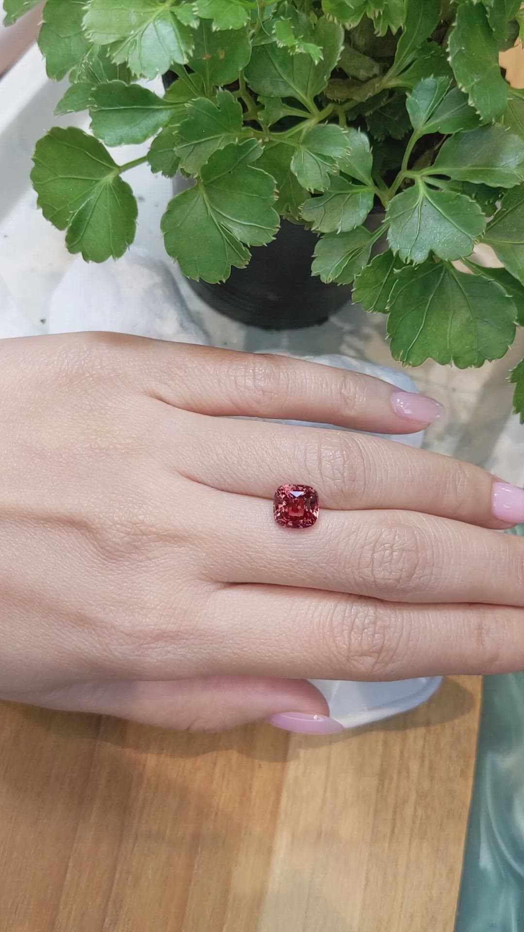 4.08 Ct. Padparadscha Sapphire from Ceylon (Sri Lanka) Size Video