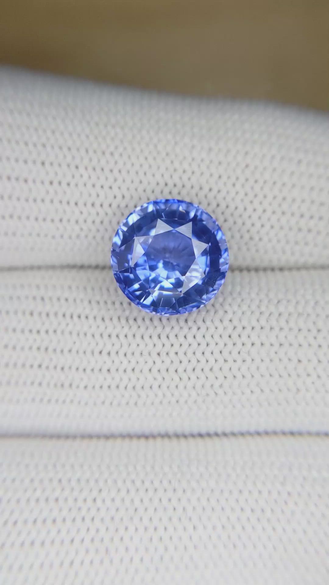 7.06 Ct. Blue Sapphire from Ceylon (Sri Lanka) Size Video