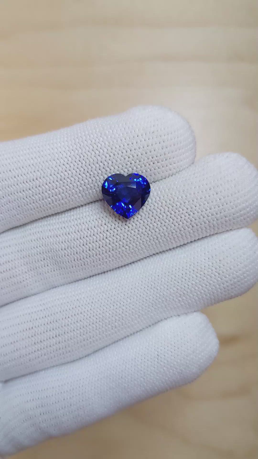 4.50 Ct. Blue Sapphire from Ceylon (Sri Lanka) Size Video