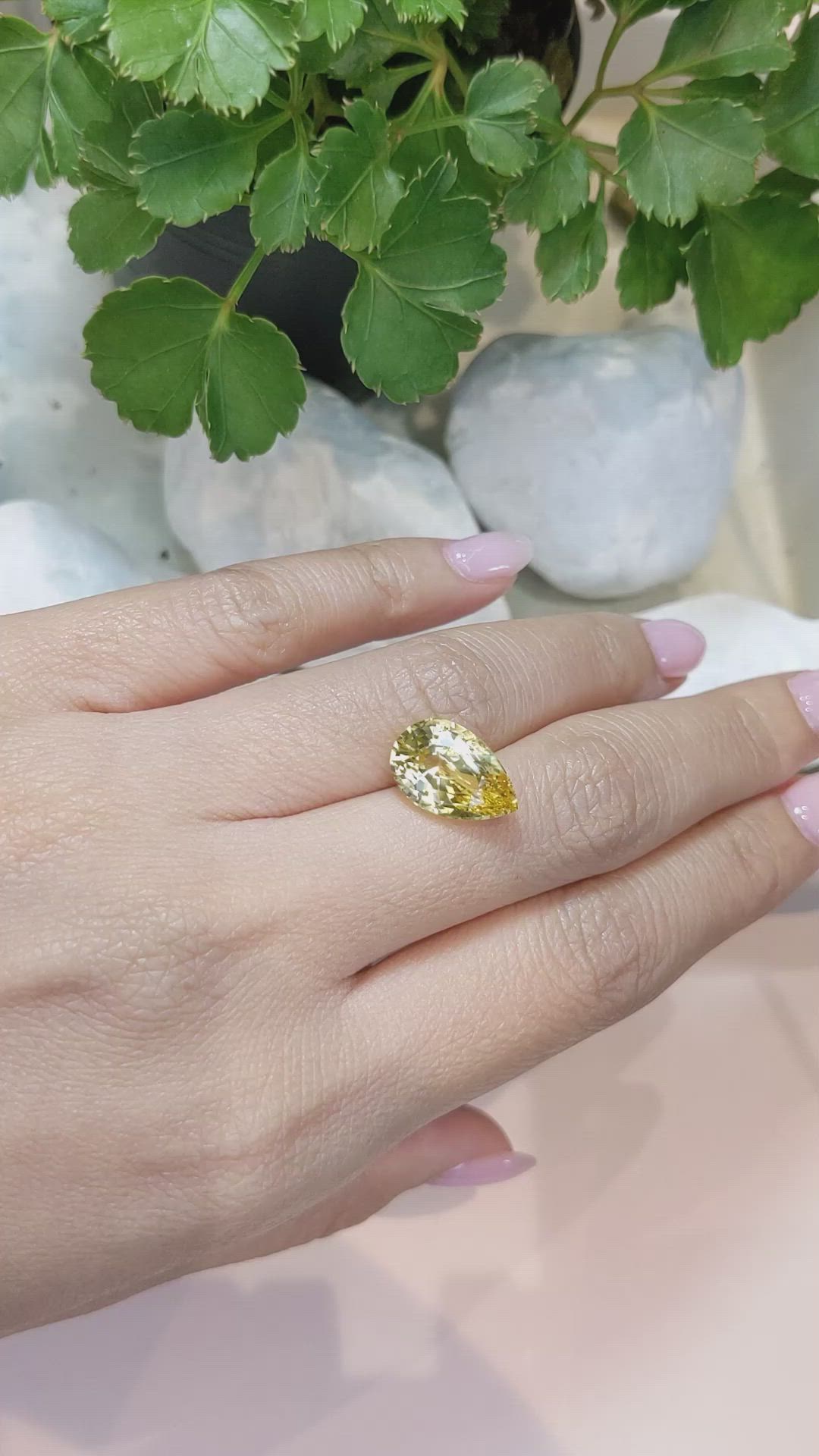 7.65 Ct. Yellow Sapphire from Ceylon (Sri Lanka) Size Video