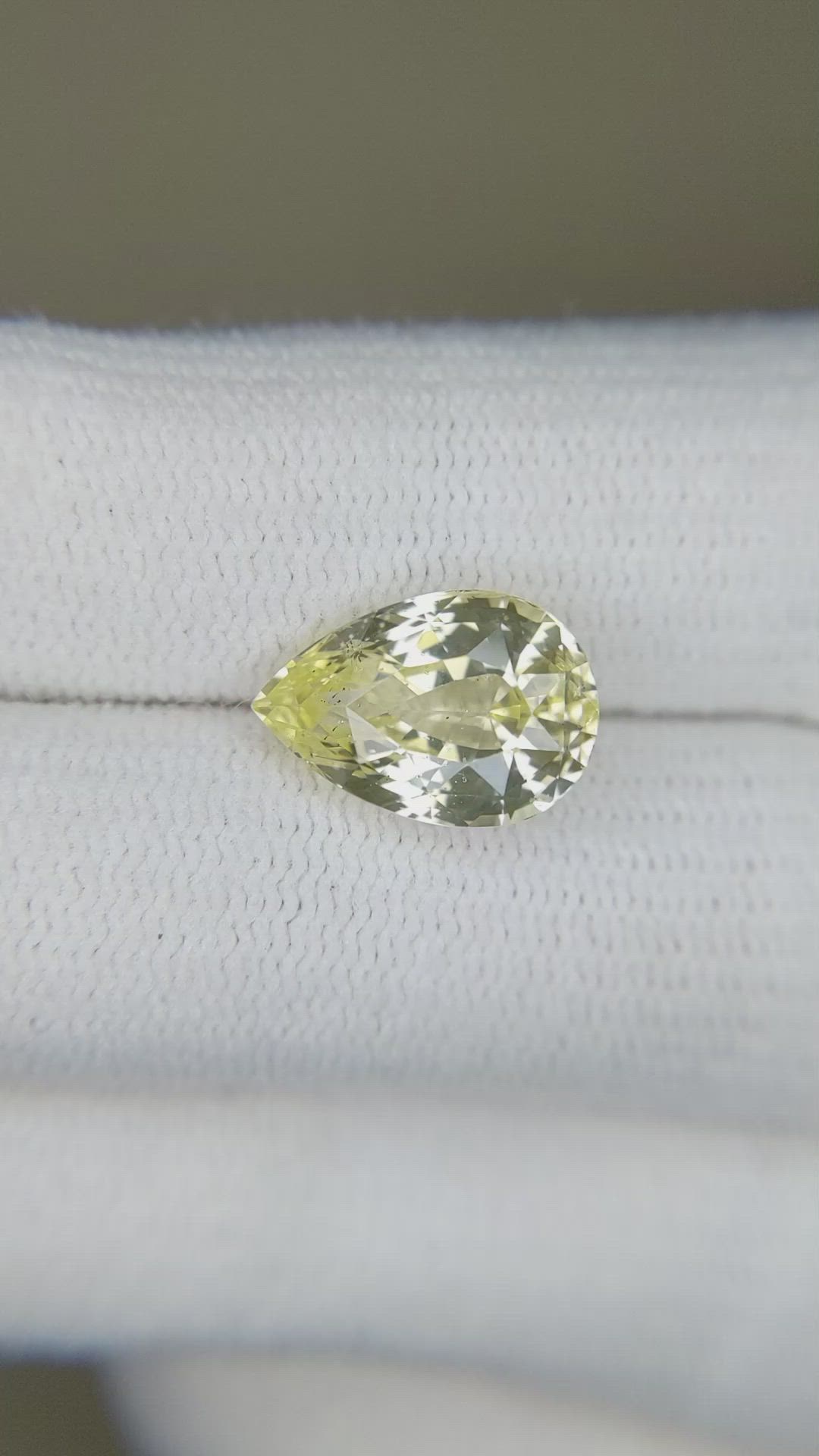 5.14 Ct. Yellow Sapphire from Ceylon (Sri Lanka) Size Video