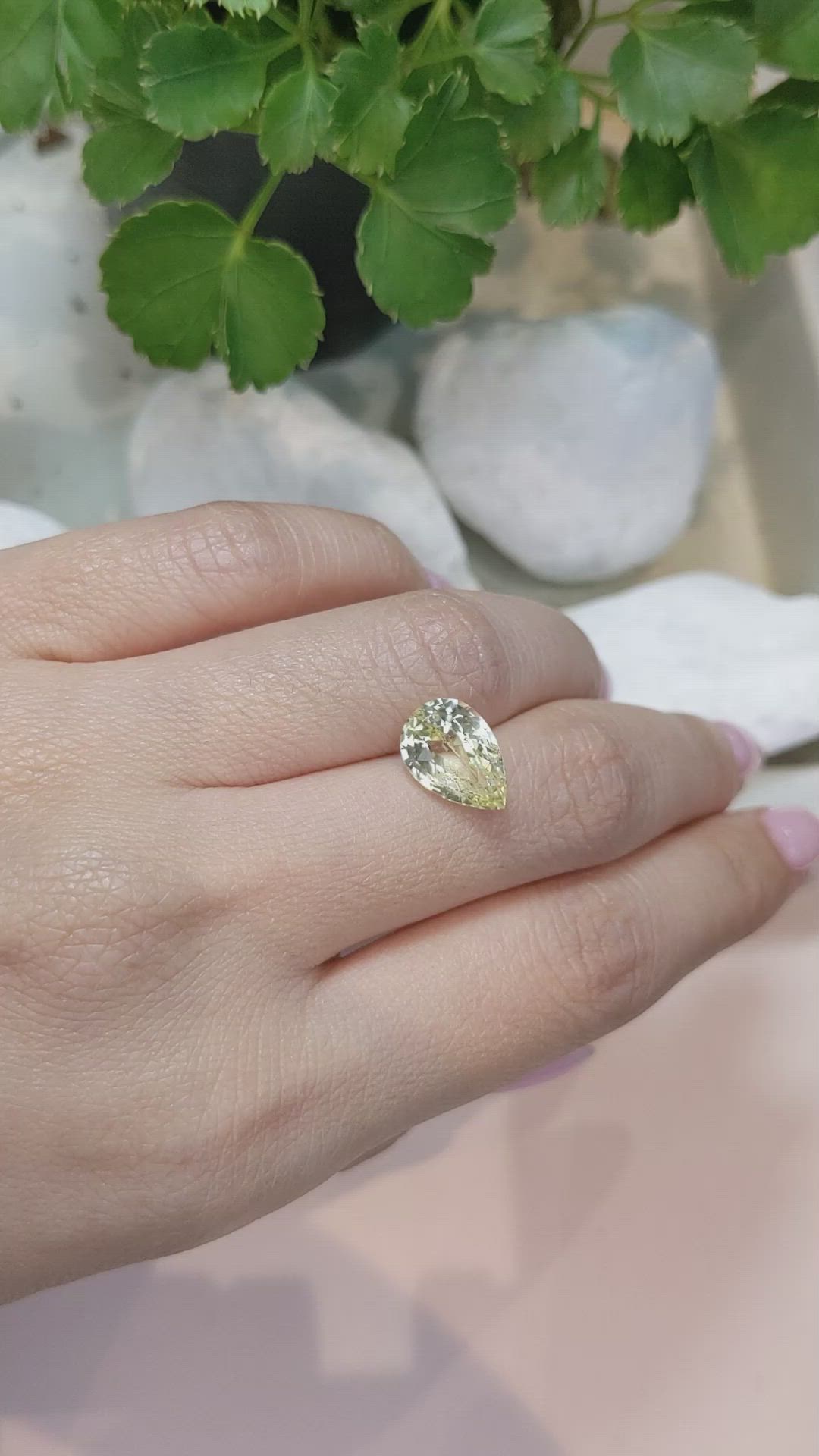 5.14 Ct. Yellow Sapphire from Ceylon (Sri Lanka) Size Video