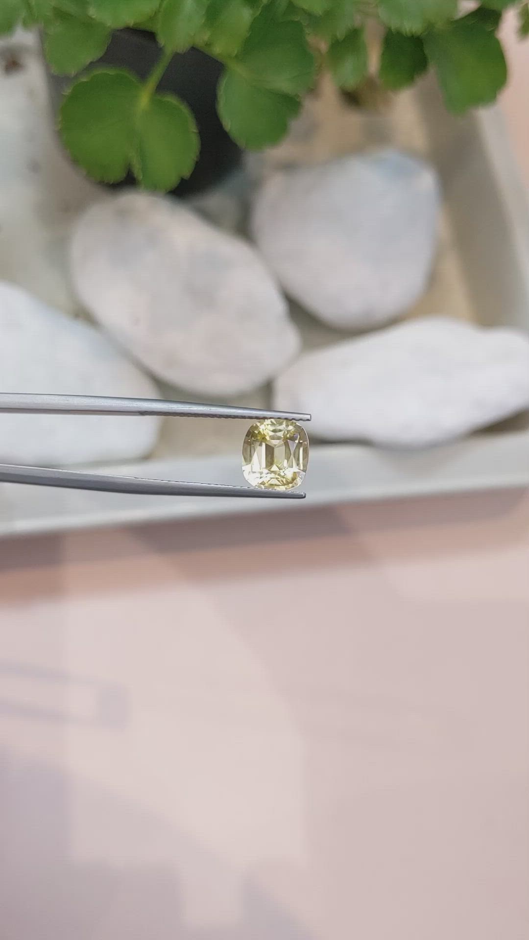 3.12 Ct. Yellow Sapphire from Ceylon (Sri Lanka) Size Video