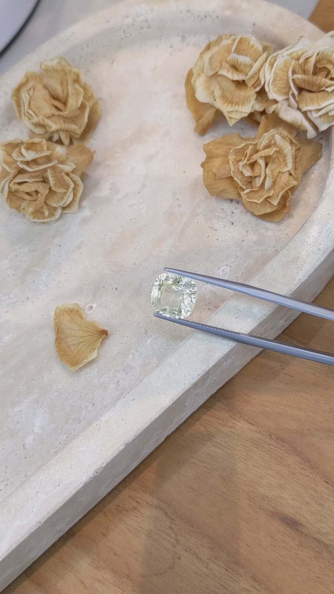 6.50 Ct. Yellow Sapphire from Ceylon (Sri Lanka) Size Video