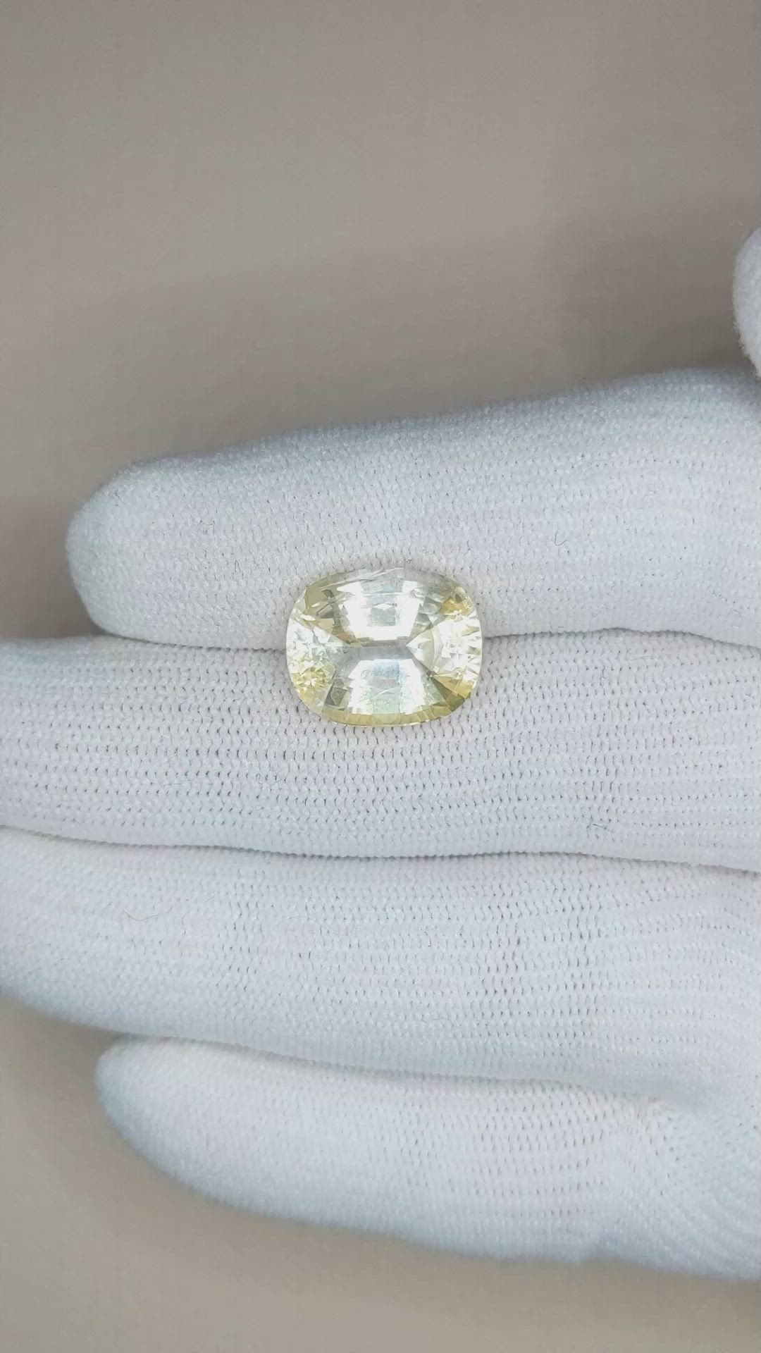 10.35 Ct. Yellow Sapphire from Ceylon (Sri Lanka) Size Video