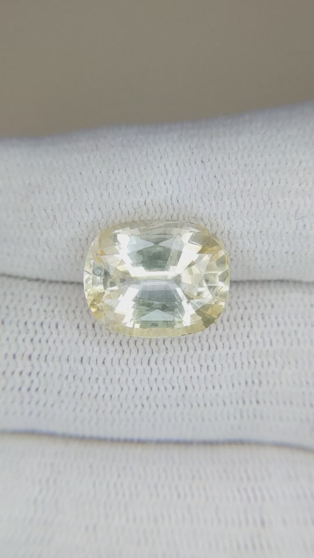 10.35 Ct. Yellow Sapphire from Ceylon (Sri Lanka) Size Video