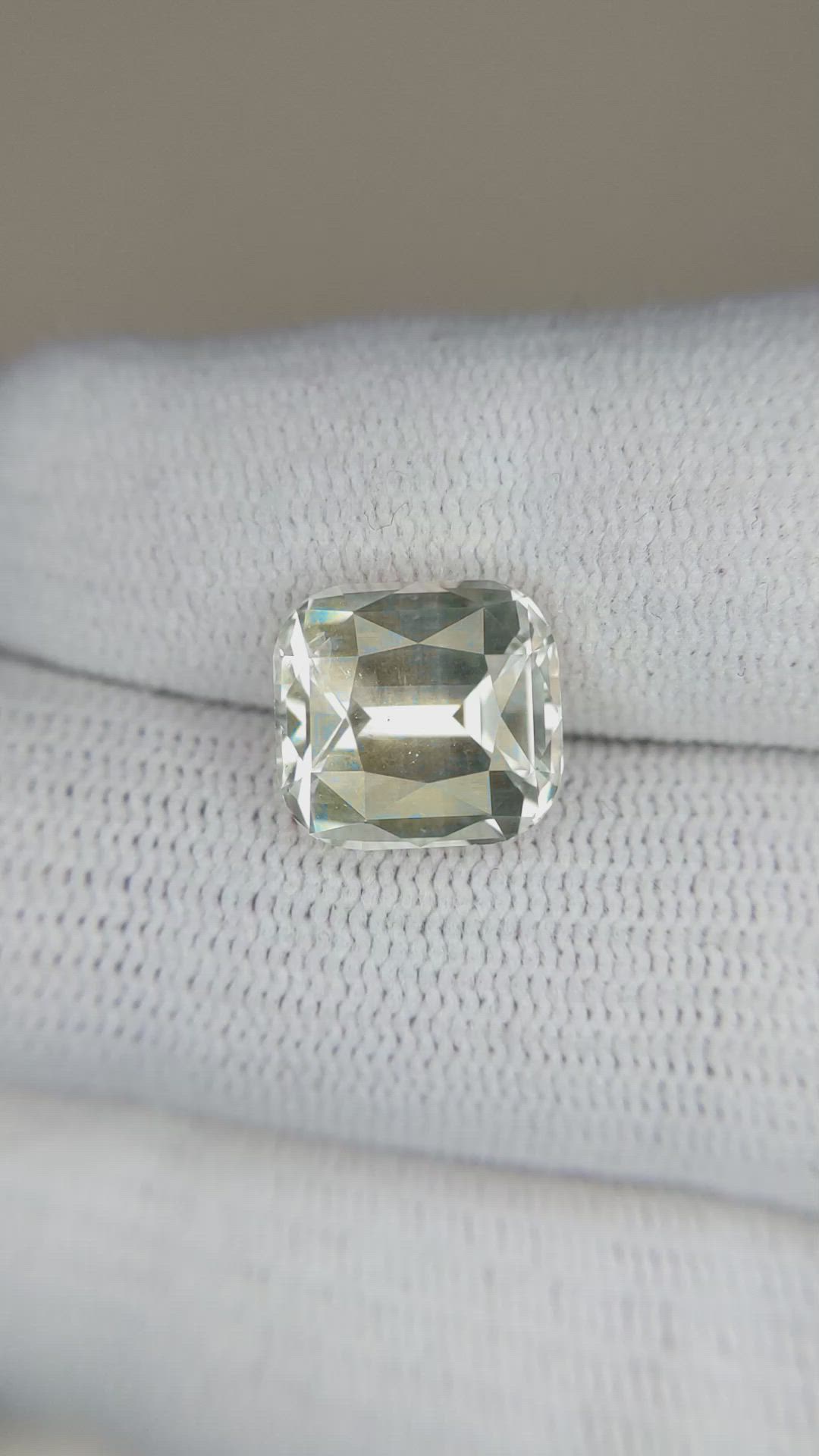 6.39 Ct. Yellow Sapphire from Ceylon (Sri Lanka) Size Video