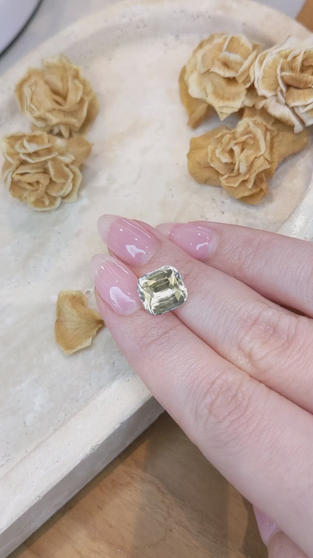 6.39 Ct. Yellow Sapphire from Ceylon (Sri Lanka) Size Video