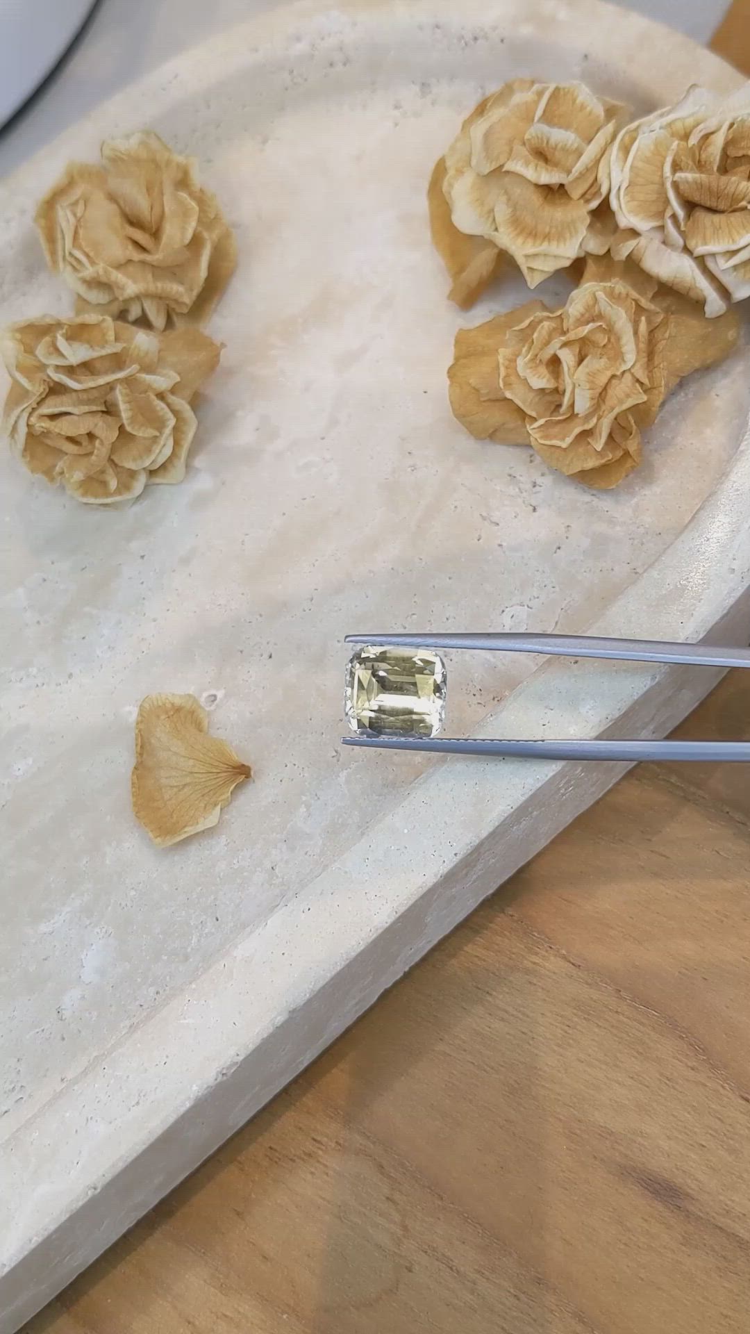 6.39 Ct. Yellow Sapphire from Ceylon (Sri Lanka) Size Video