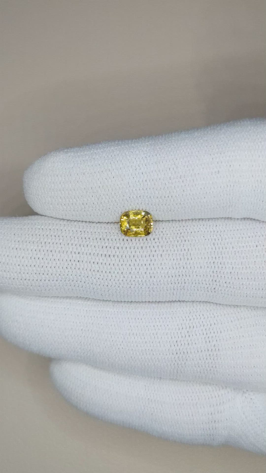 1.00 Ct. Yellow Sapphire from Ceylon (Sri Lanka) Size Video