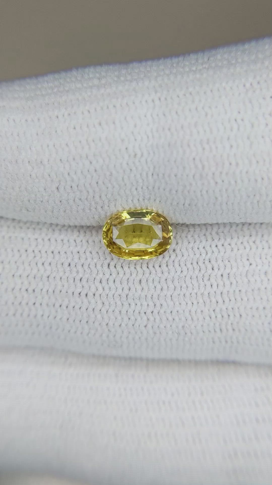 1.19 Ct. Yellowish Brown Sapphire from Ceylon (Sri Lanka) Size Video