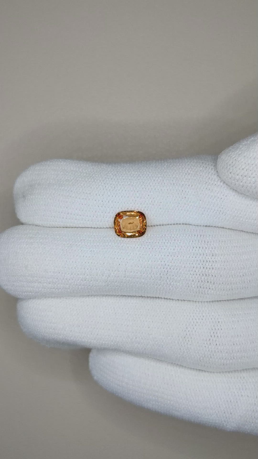1.15 Ct. Reddish Orange Sapphire from Ceylon (Sri Lanka) Size Video