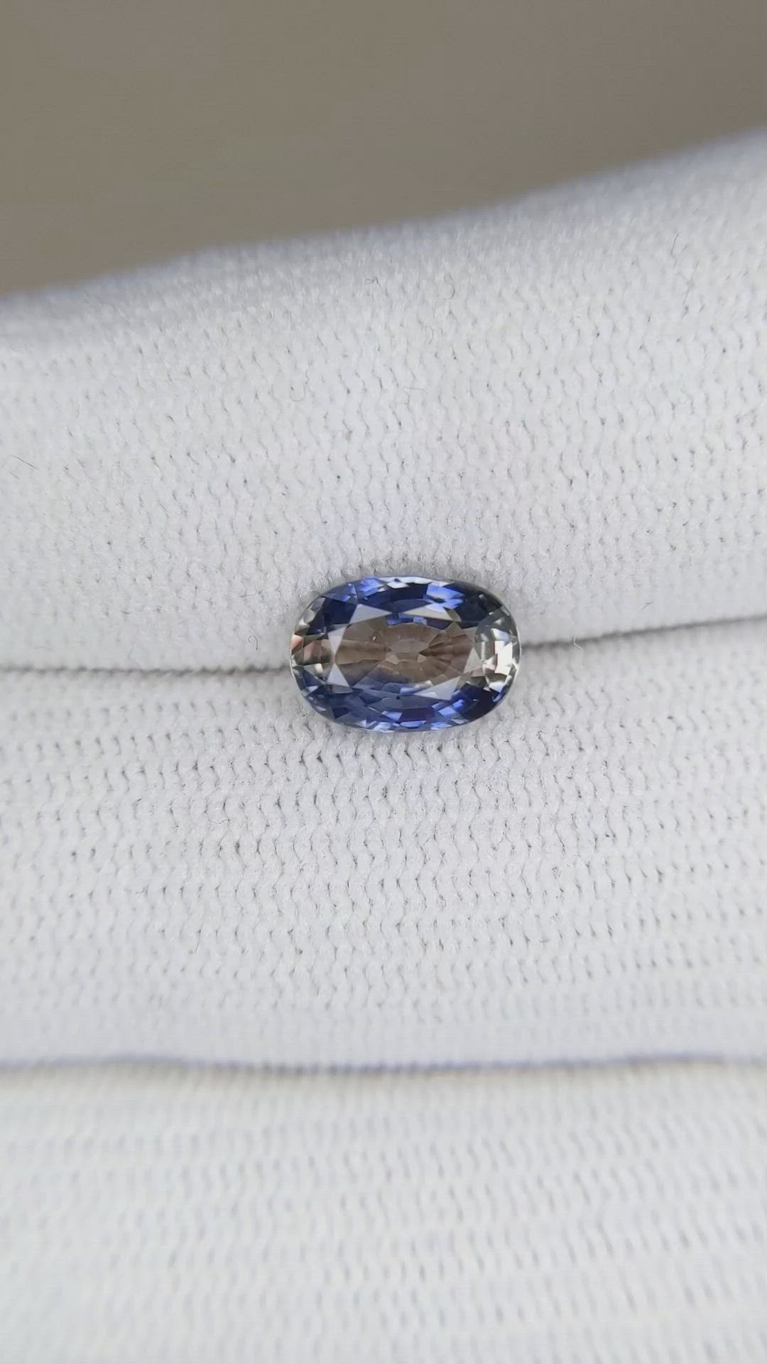 2.22 Ct. Bi Color Sapphire from Ceylon (Sri Lanka) Size Video