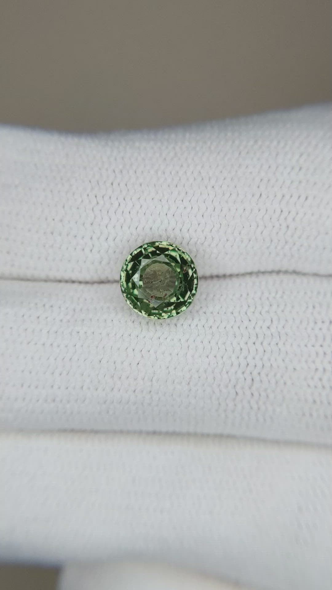 1.88 Ct. Green Sapphire from Ceylon (Sri Lanka) Size Video
