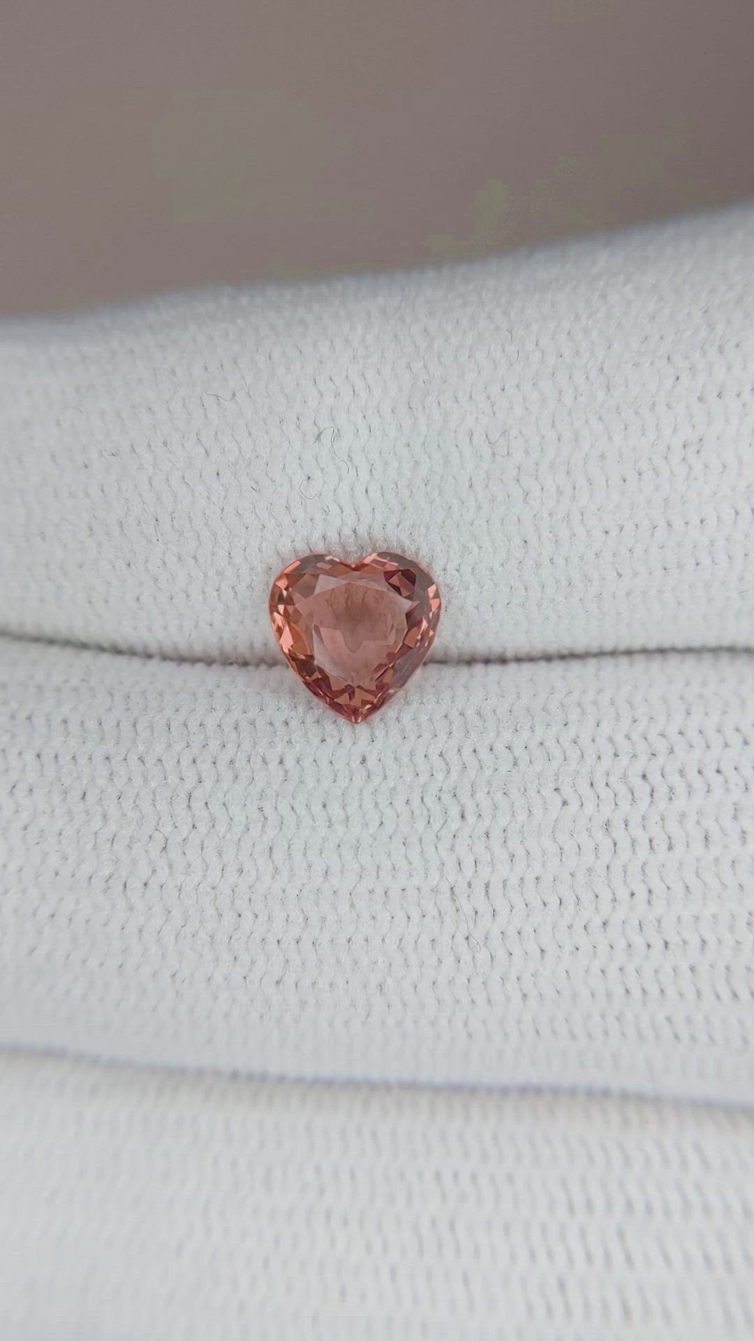 1.14 Ct. Reddish Orange Sapphire from Ceylon (Sri Lanka) Size Video