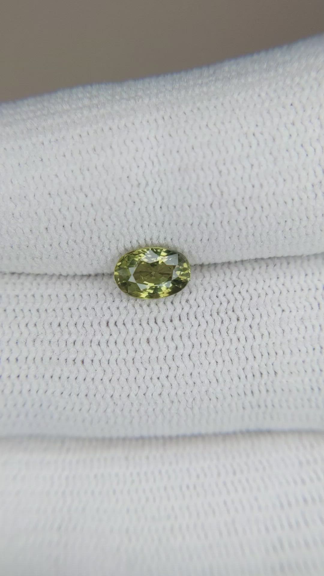 1.03 Ct. Green Sapphire from Ceylon (Sri Lanka) Size Video