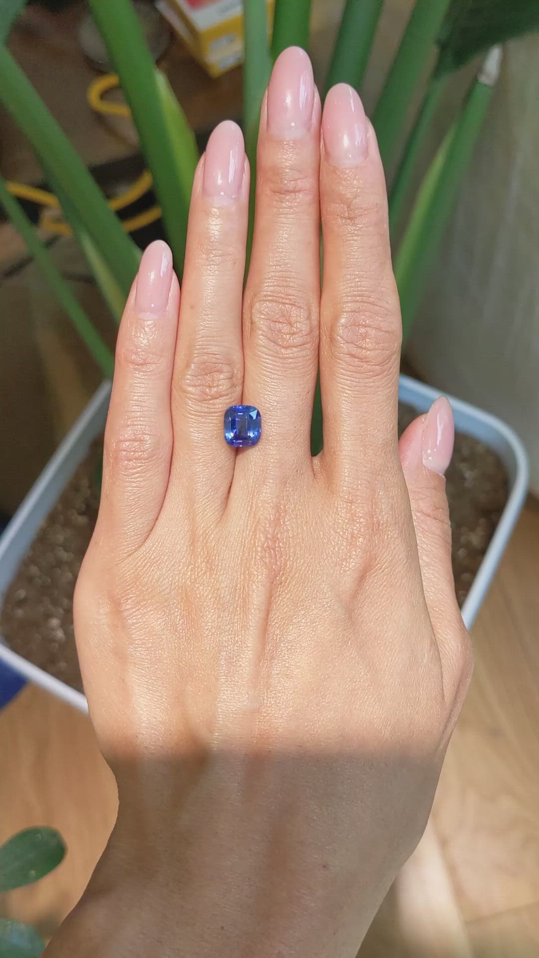 4.03 Ct. Blue Sapphire from Ceylon (Sri Lanka) Size Video