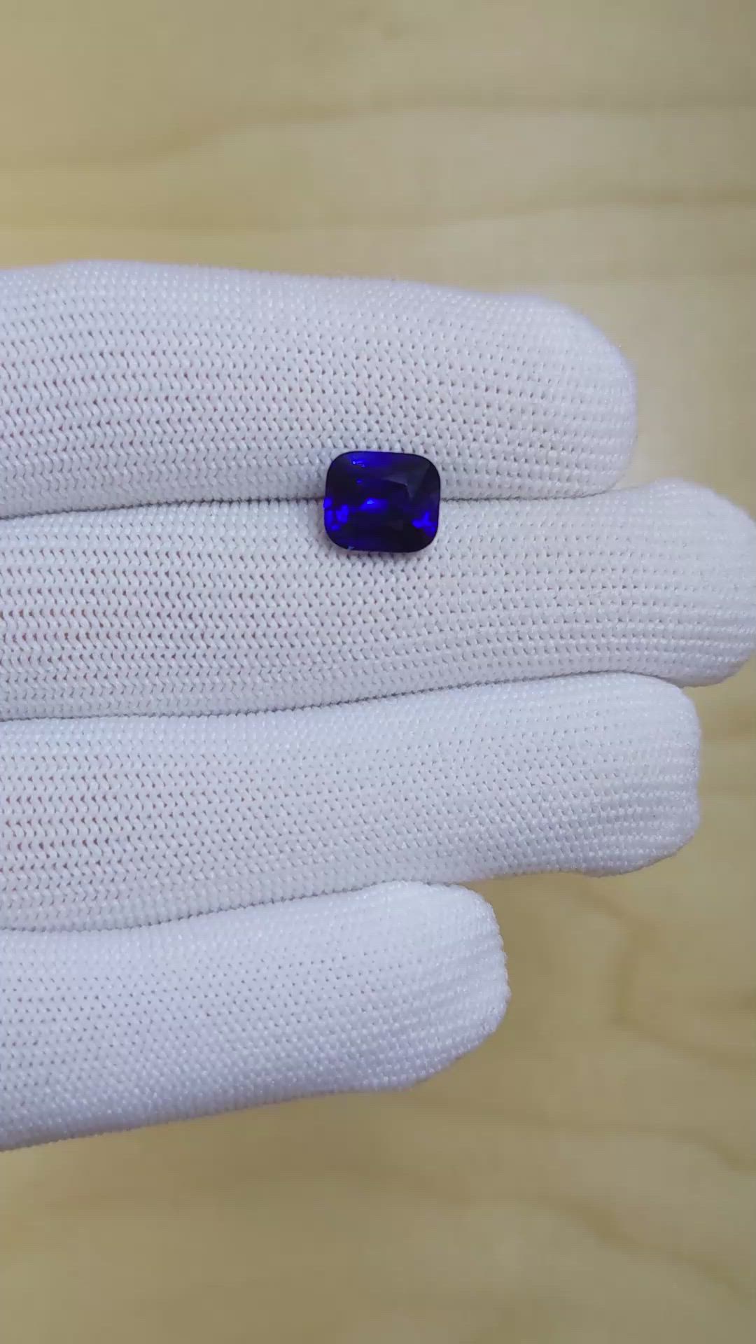 4.04 Ct. Blue Sapphire from Ceylon (Sri Lanka) Size Video