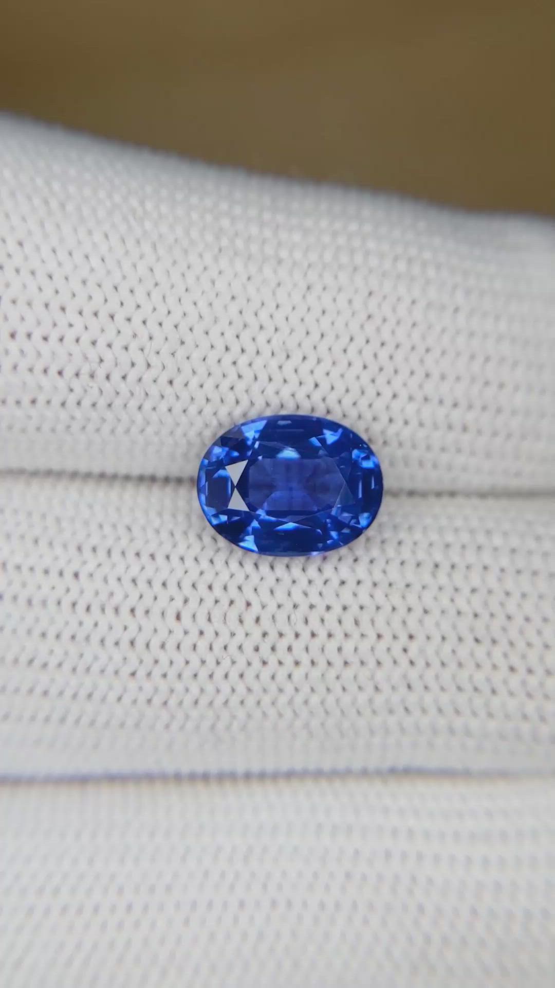 3.46 Ct. Blue Sapphire from Ceylon (Sri Lanka) Size Video