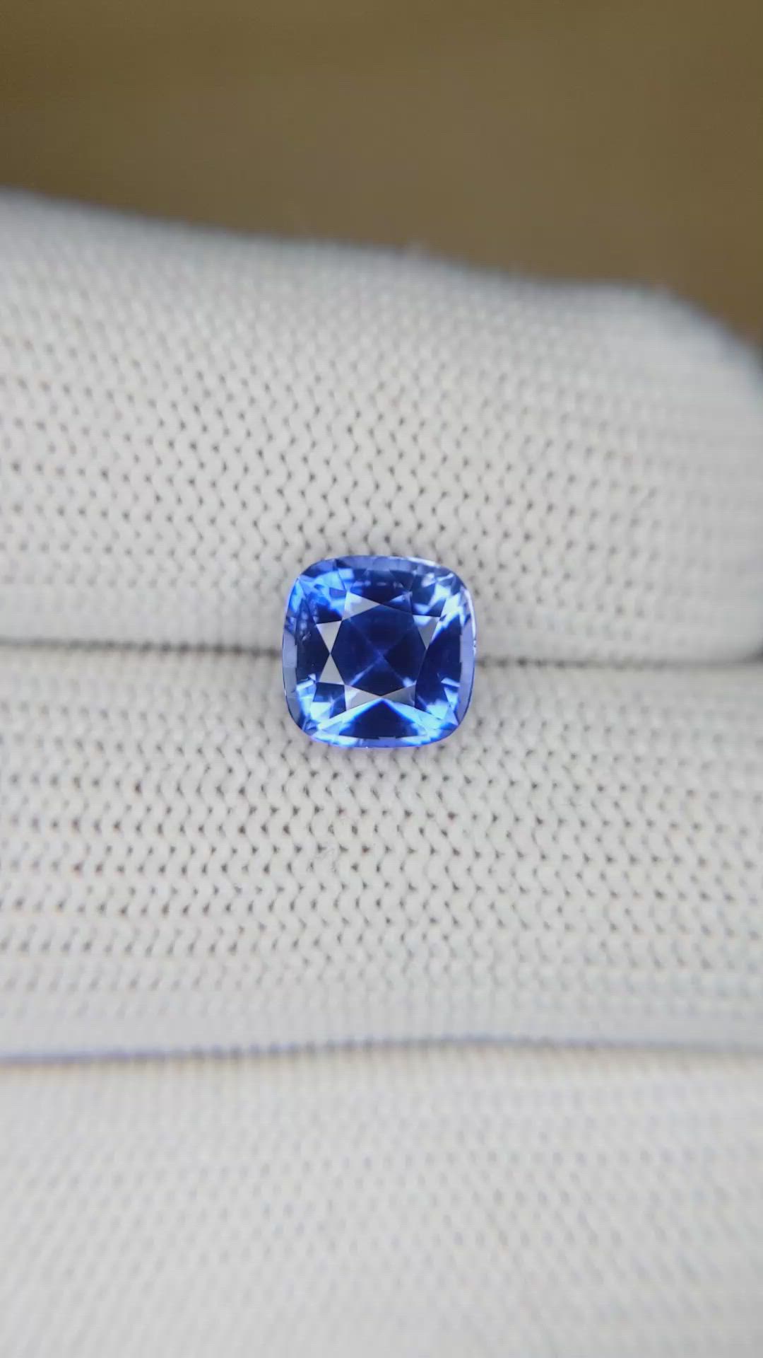 3.13 Ct. Blue Sapphire from Ceylon (Sri Lanka) Size Video