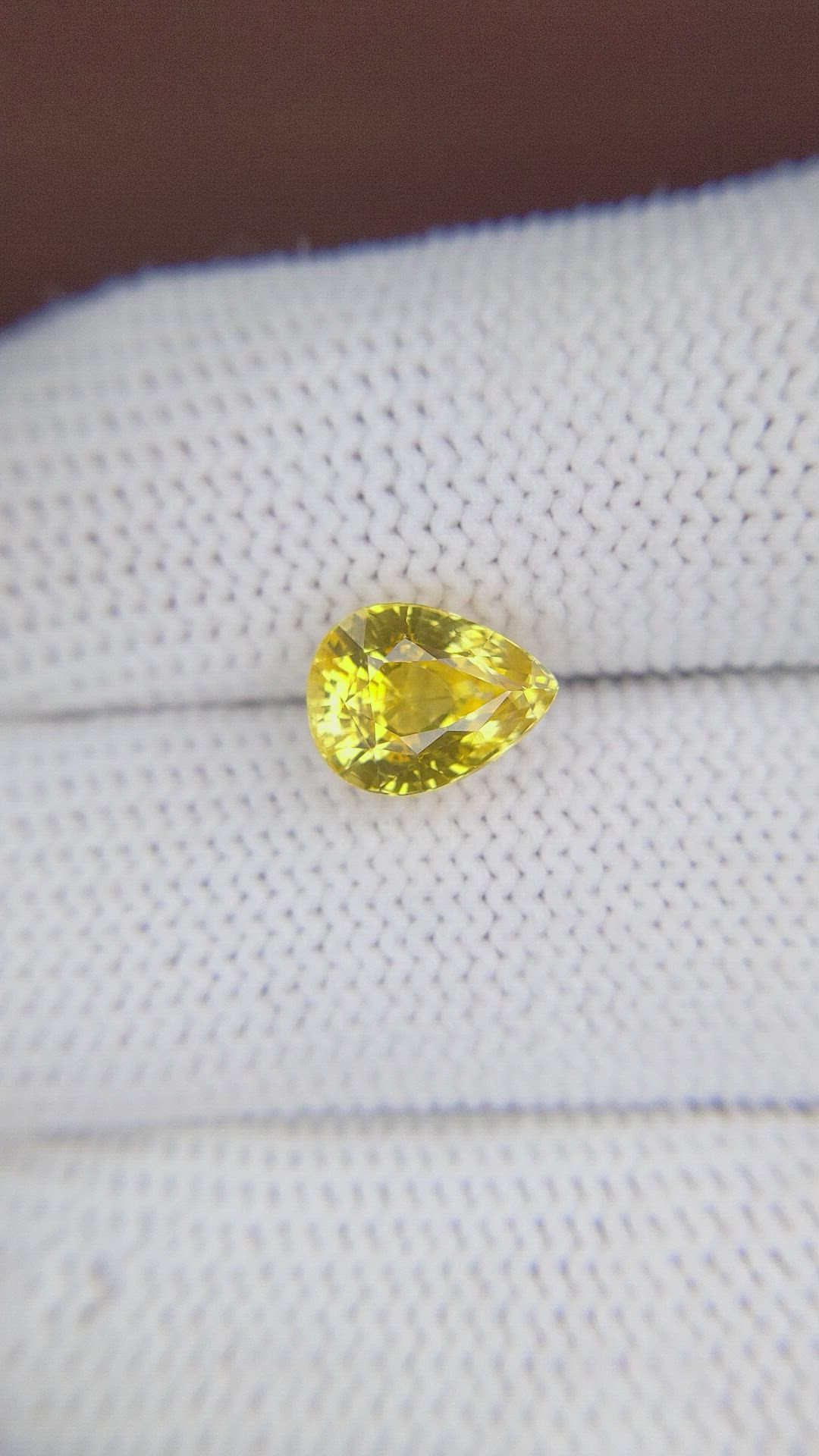 3.00 Ct. Yellow Sapphire from Ceylon (Sri Lanka) Size Video
