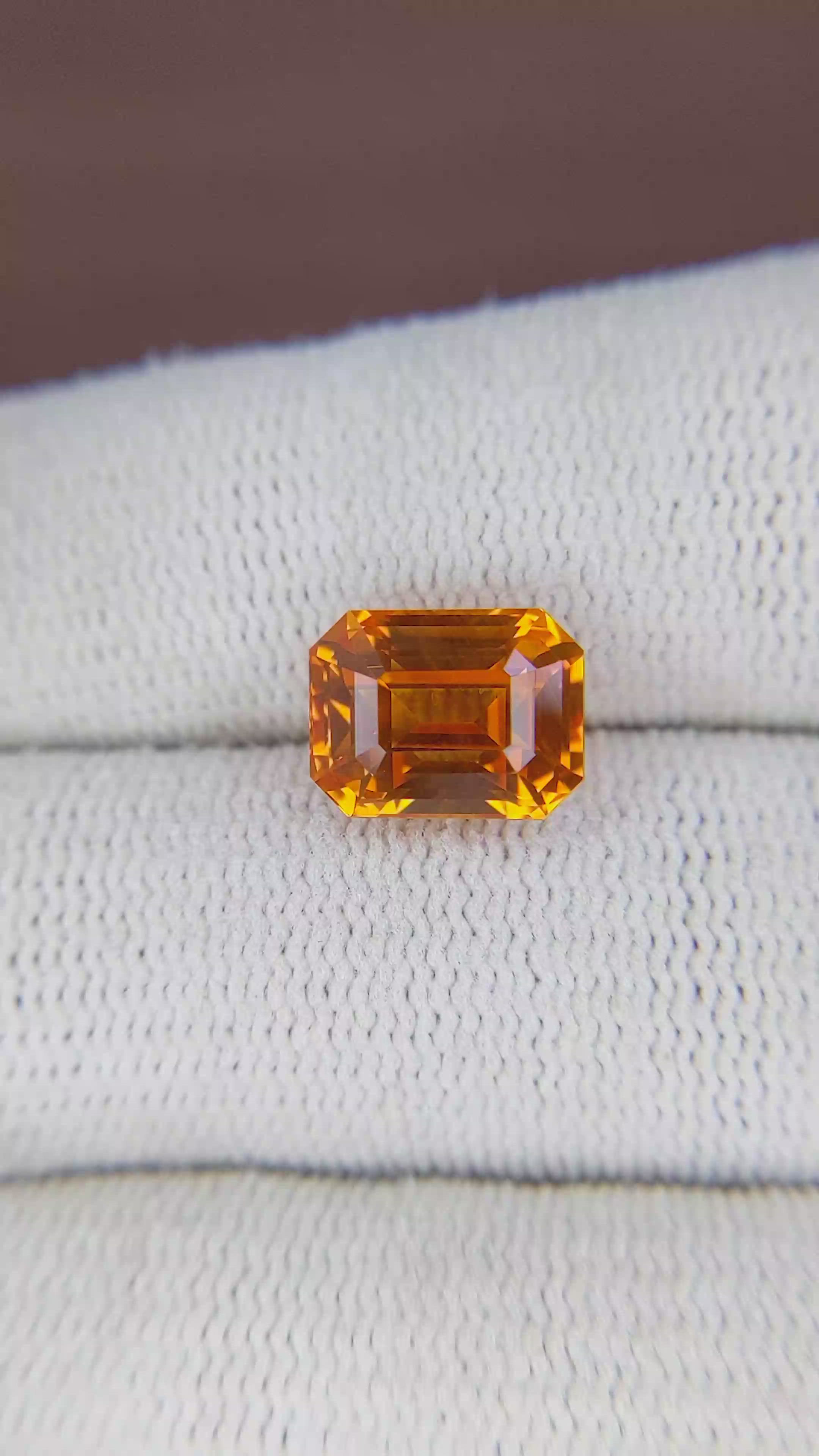5.07 Ct. Orange Sapphire from Ceylon (Sri Lanka) Size Video