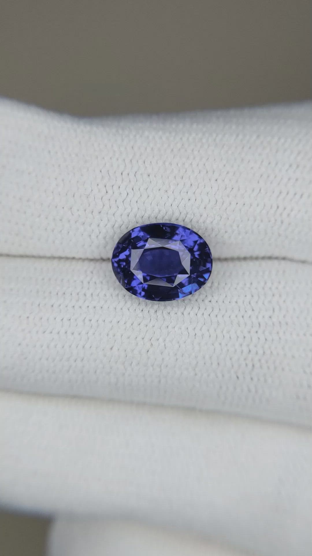 3.11 Ct. Blue Sapphire from Ceylon (Sri Lanka) Size Video