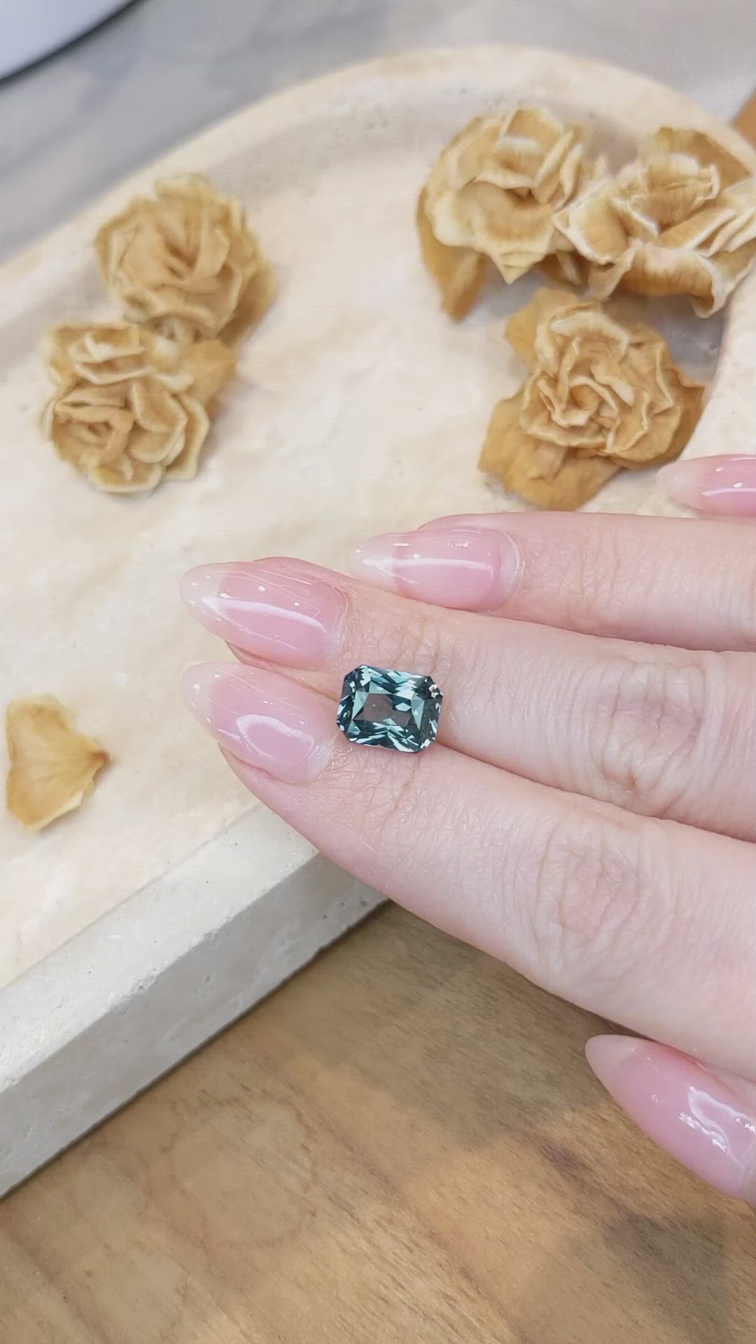 4.55 Ct. Greenish Blue Sapphire from Ceylon (Sri Lanka) Size Video