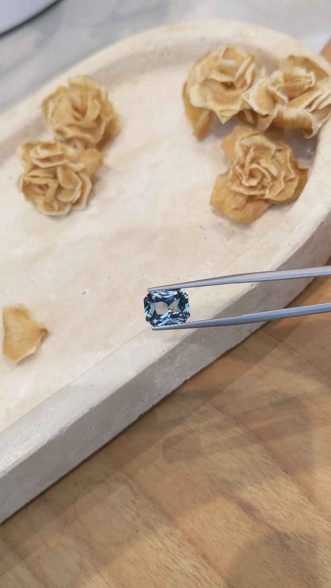 4.55 Ct. Greenish Blue Sapphire from Ceylon (Sri Lanka) Size Video