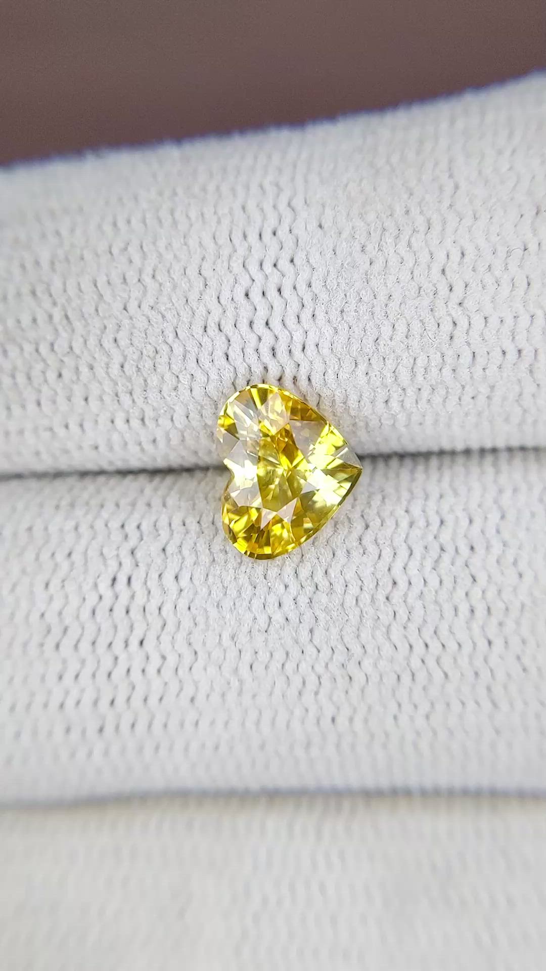 1.57 Ct. Yellow Sapphire from Ceylon (Sri Lanka) Size Video