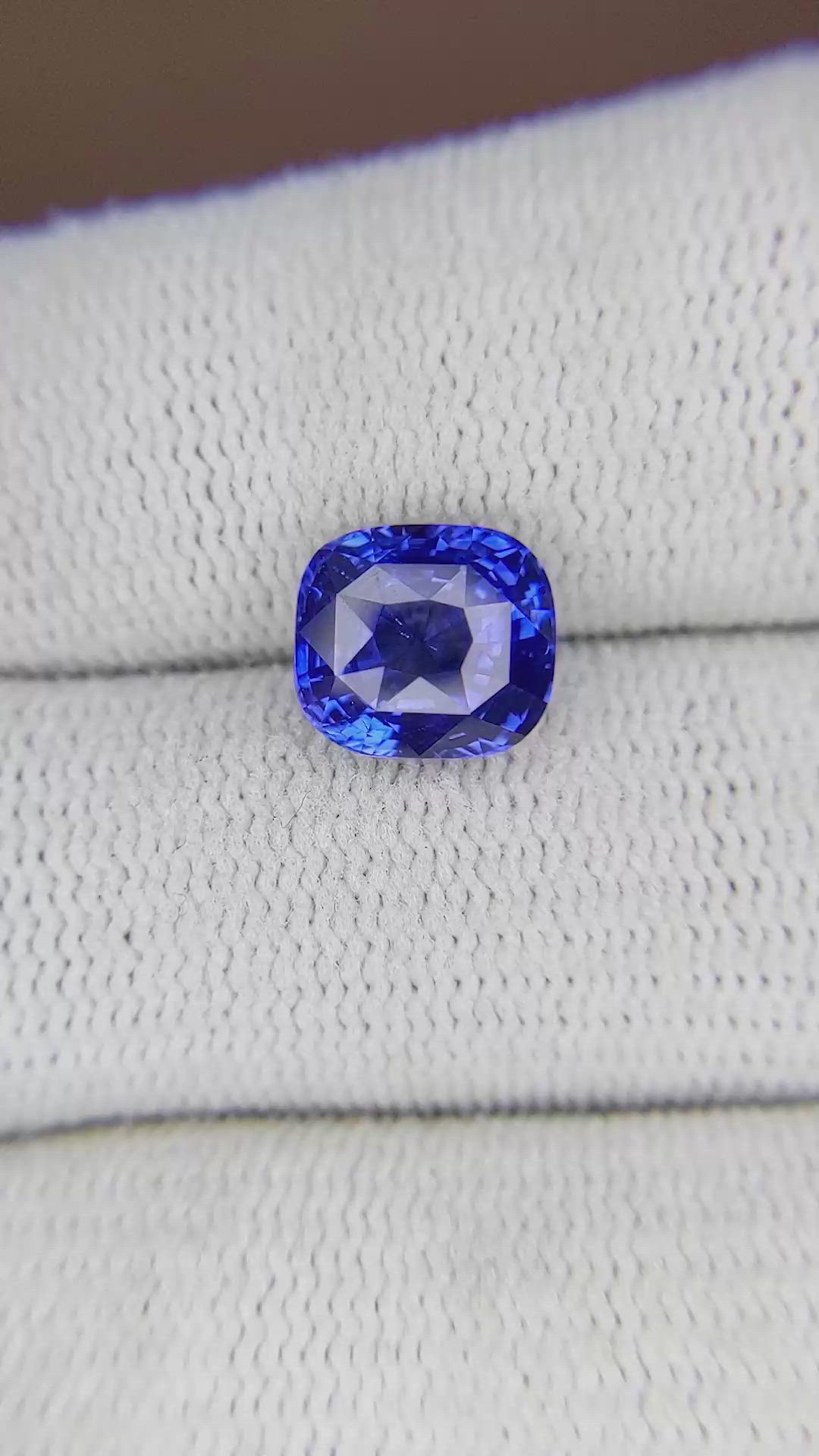 3.06 Ct. Blue Sapphire from Ceylon (Sri Lanka) Size Video