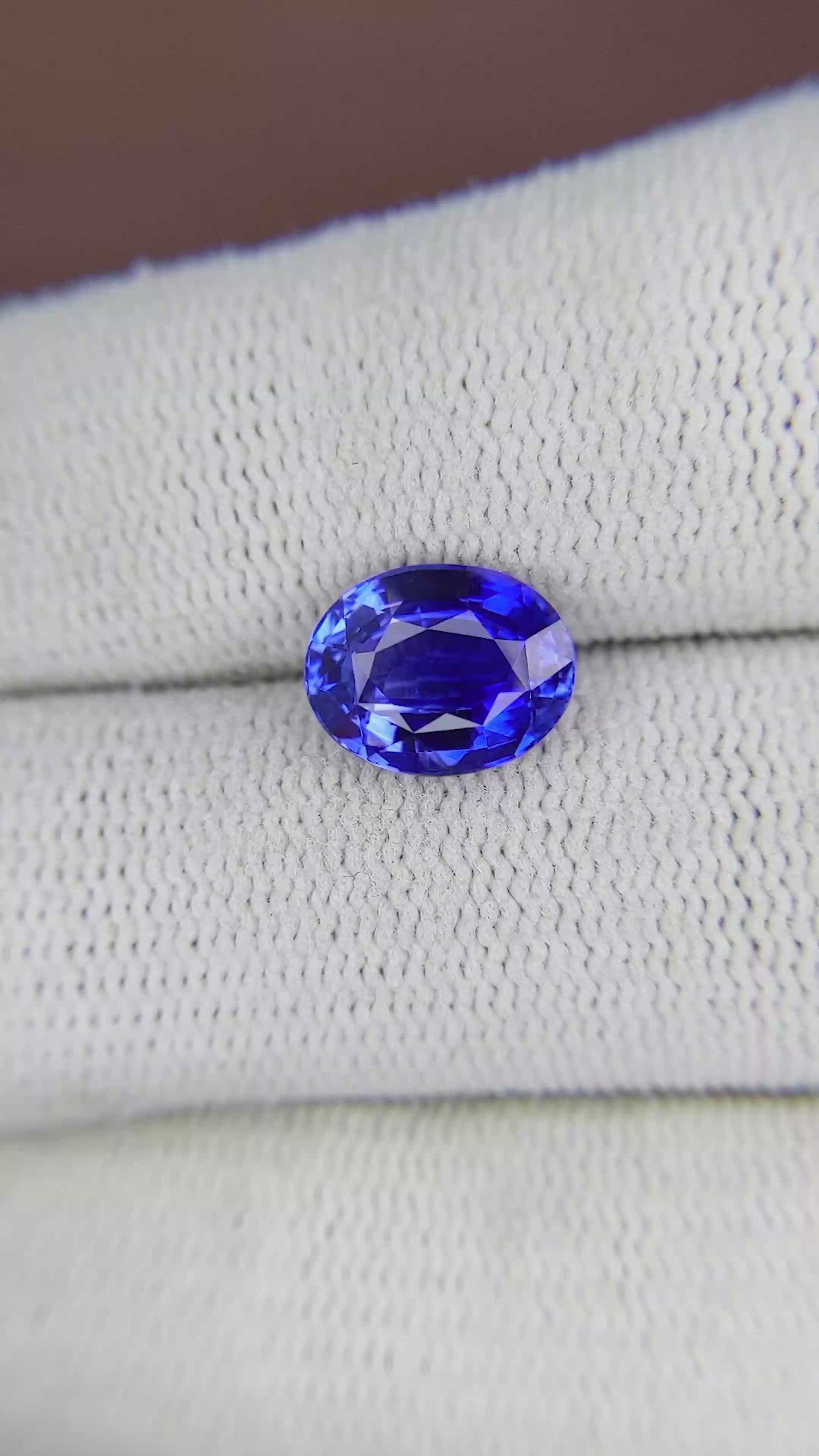 3.03 Ct. Blue Sapphire from Ceylon (Sri Lanka) Size Video