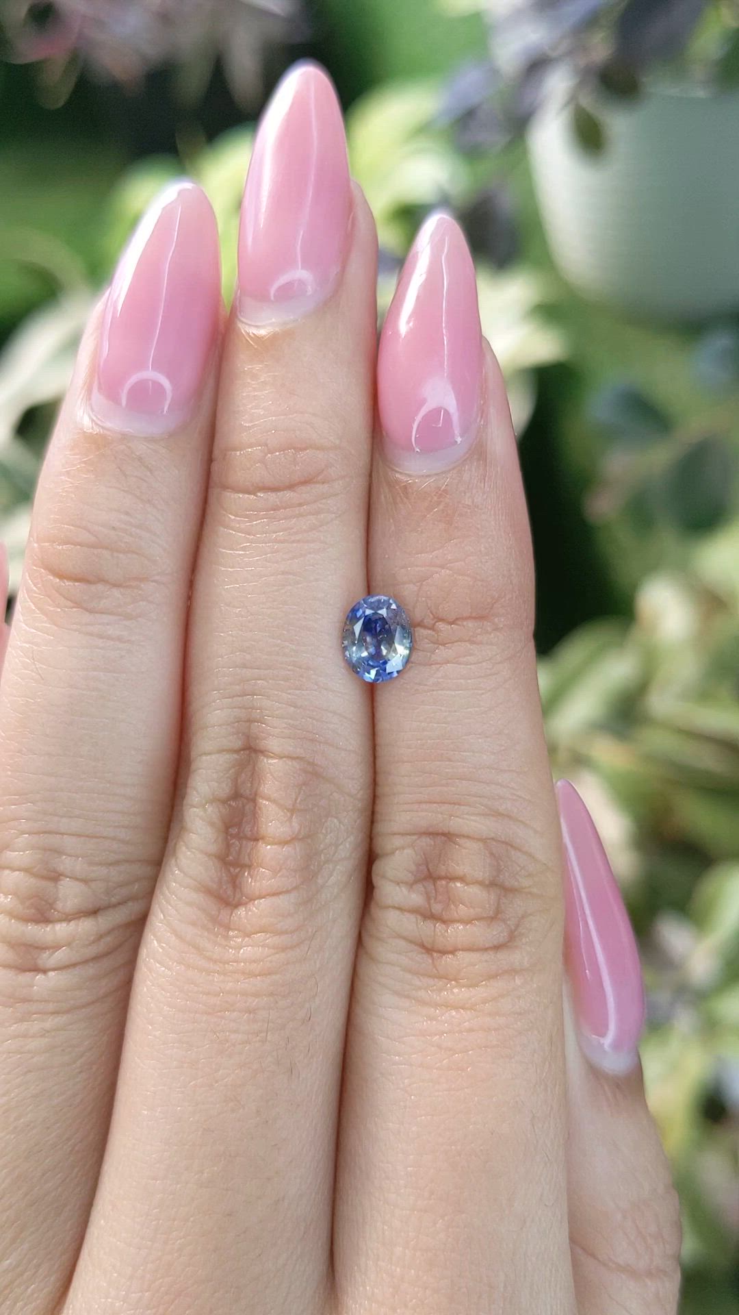 0.90 Ct. Bi Color Sapphire from Ceylon (Sri Lanka) Size Video