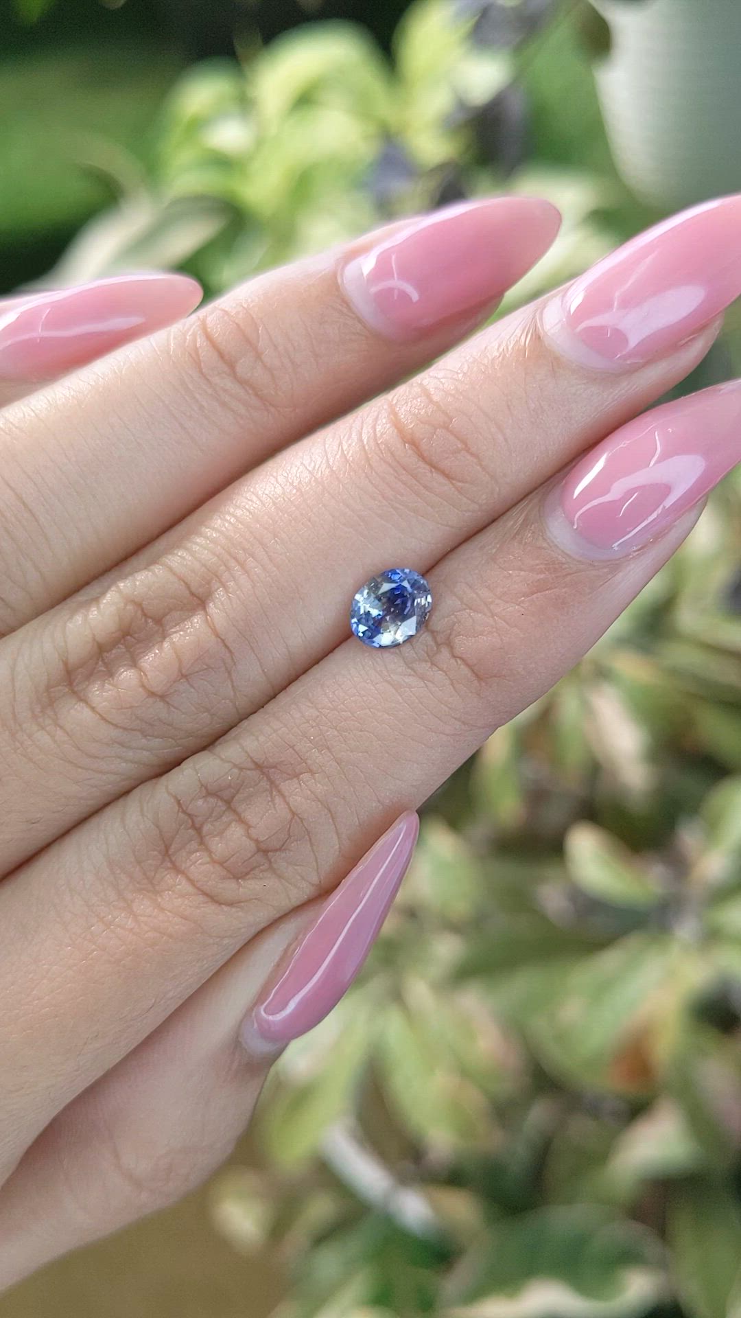0.90 Ct. Bi Color Sapphire from Ceylon (Sri Lanka) Size Video