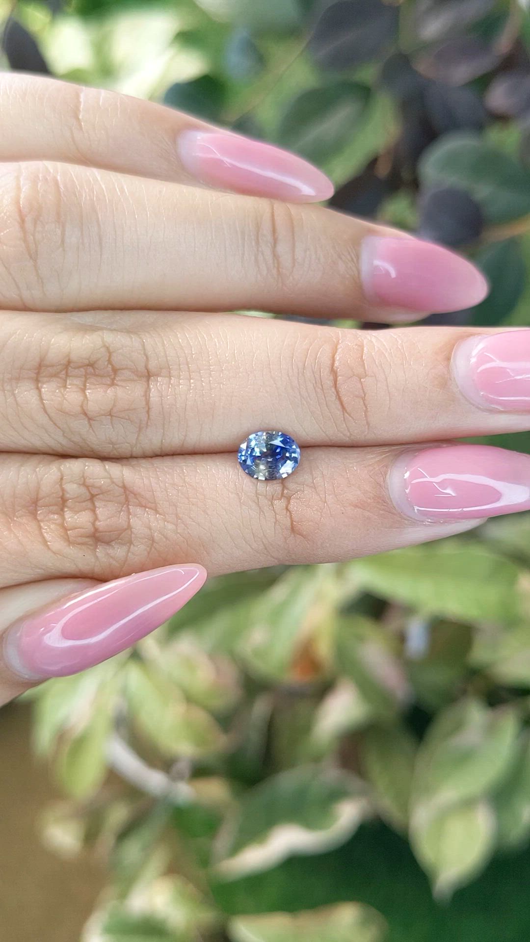 0.90 Ct. Bi Color Sapphire from Ceylon (Sri Lanka) Size Video