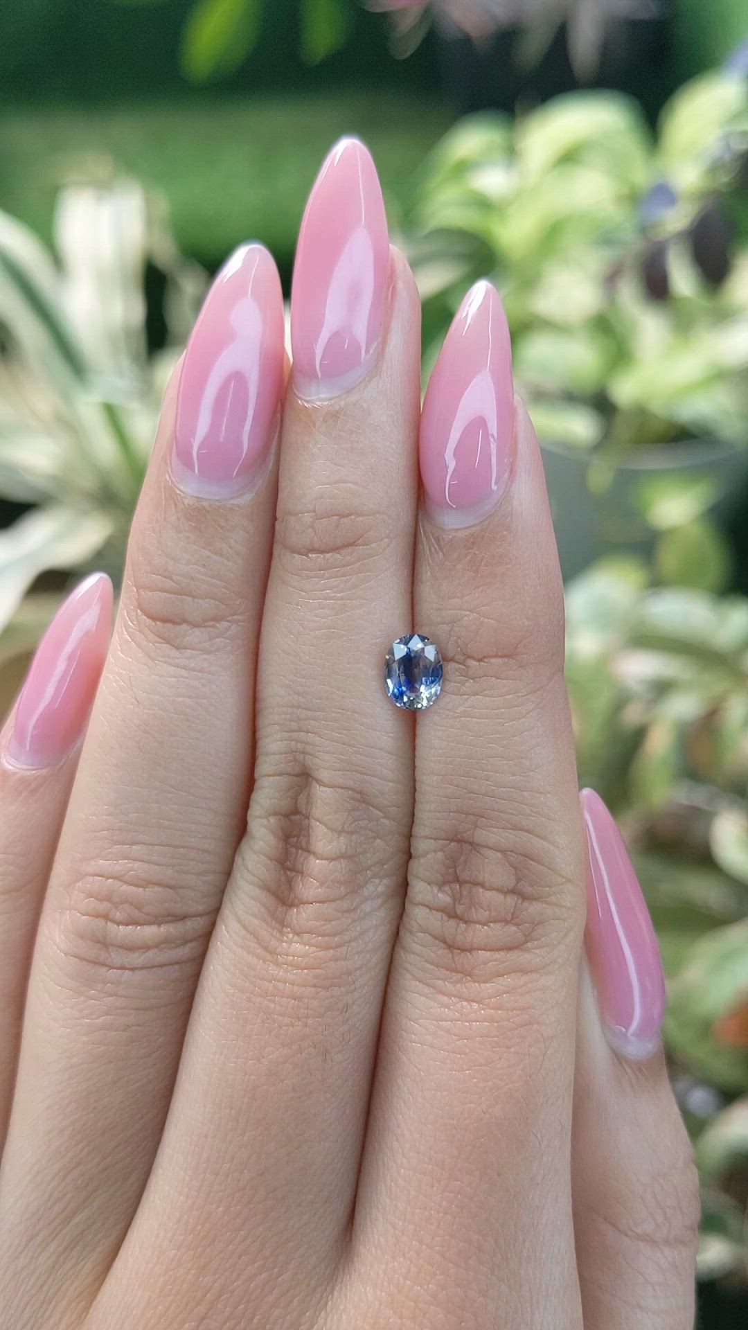 0.90 Ct. Bi Color Sapphire from Ceylon (Sri Lanka) Size Video