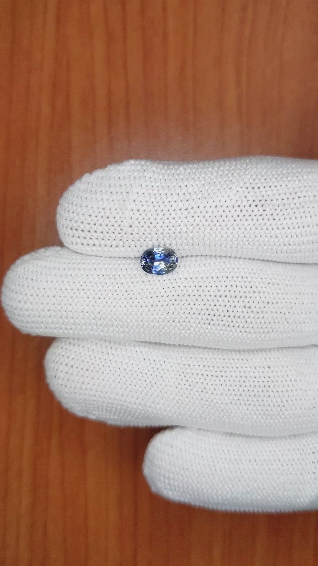 0.90 Ct. Bi Color Sapphire from Ceylon (Sri Lanka) Size Video