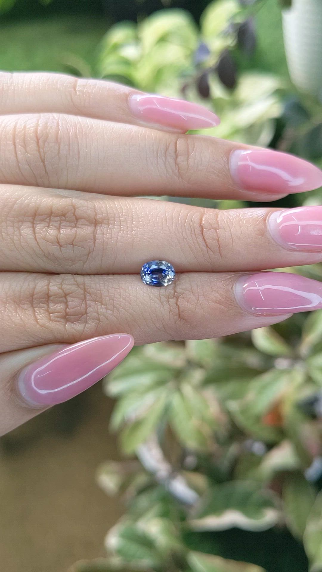 0.90 Ct. Bi Color Sapphire from Ceylon (Sri Lanka) Size Video