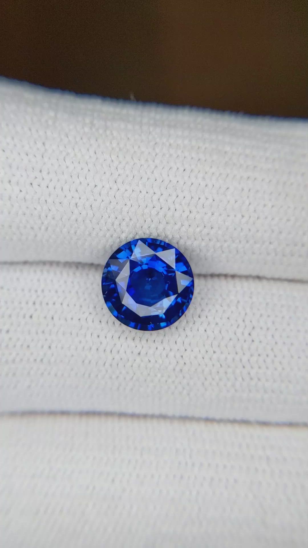 3.06 Ct. Blue Sapphire from Ceylon (Sri Lanka) Size Video