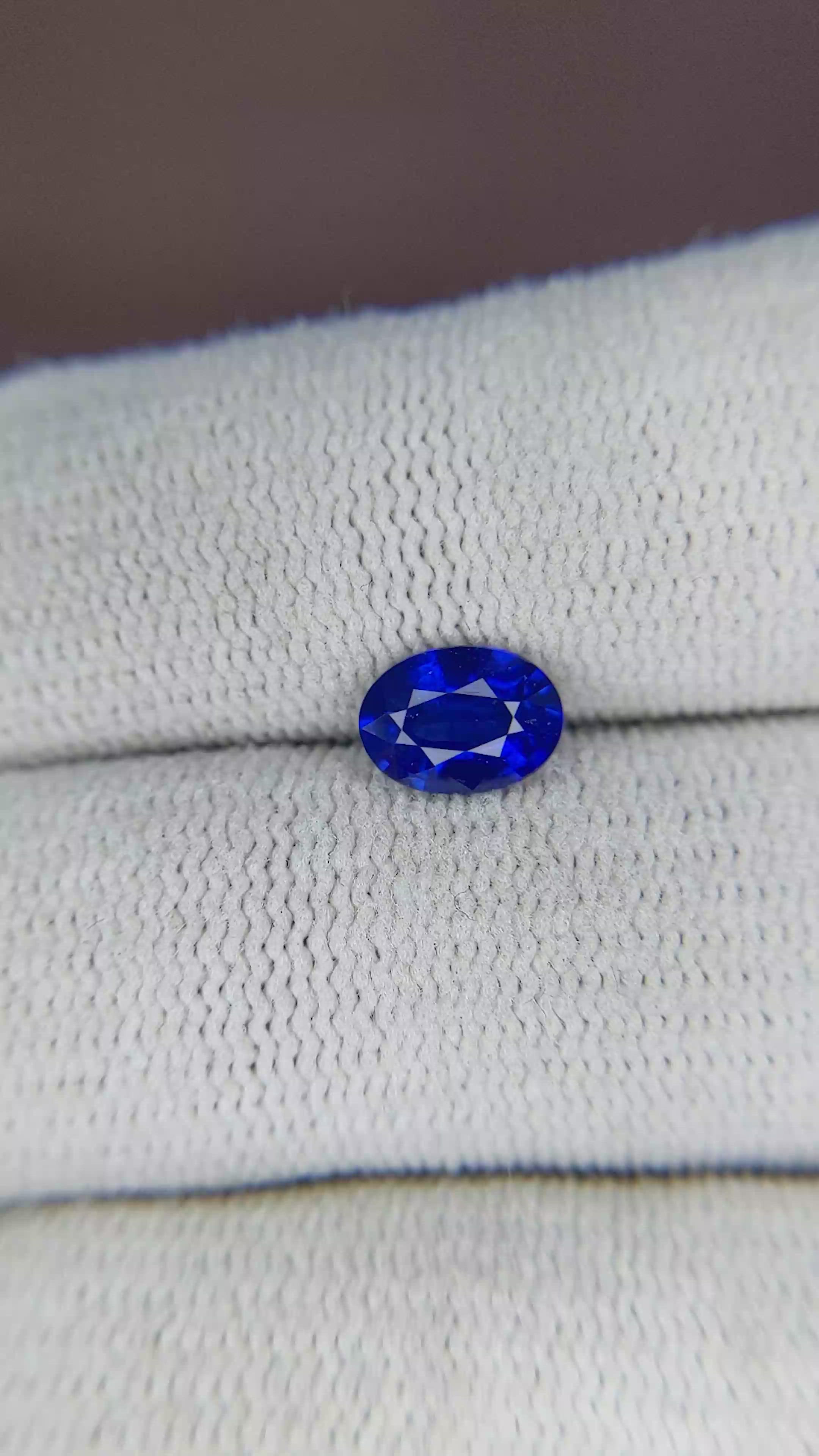 1.12 Ct. Blue Sapphire from Ceylon (Sri Lanka) Size Video
