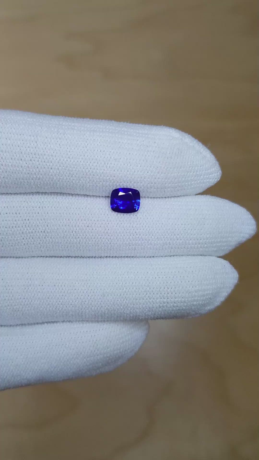 1.04 Ct. Blue Sapphire from Ceylon (Sri Lanka) Size Video