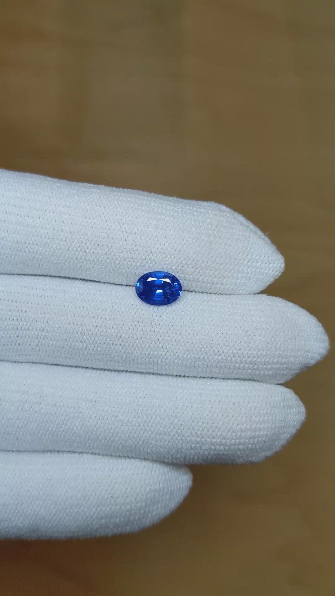 1.25 Ct. Blue Sapphire from Ceylon (Sri Lanka) Size Video