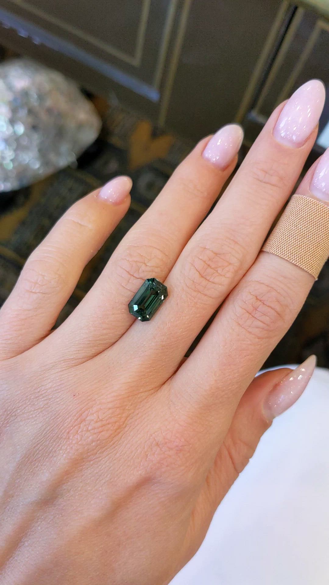 4.07 Ct. Green Sapphire from Ceylon (Sri Lanka) Size Video
