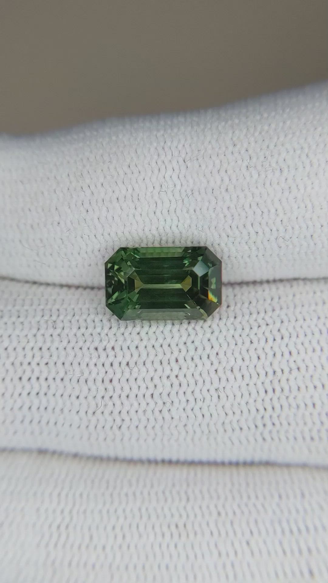 4.07 Ct. Green Sapphire from Ceylon (Sri Lanka) Size Video