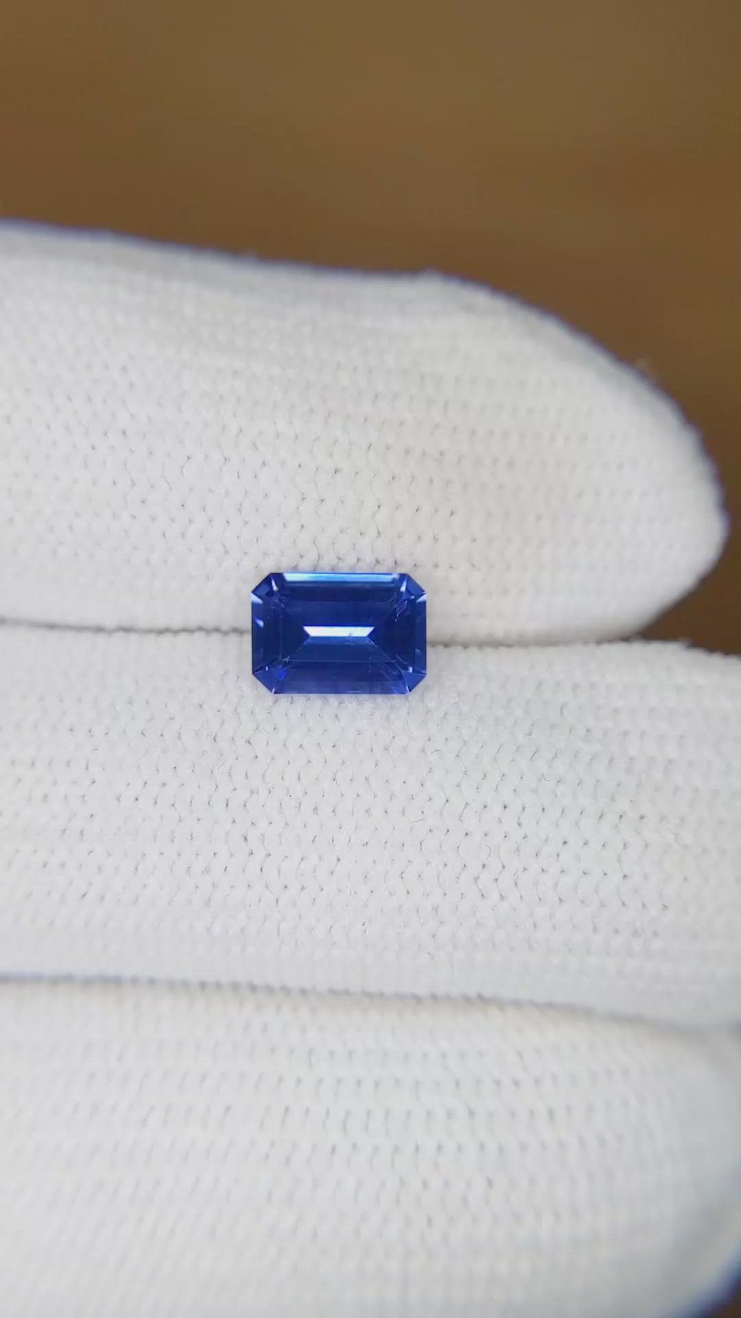 1.02 Ct. Blue Sapphire from Ceylon (Sri Lanka) Size Video